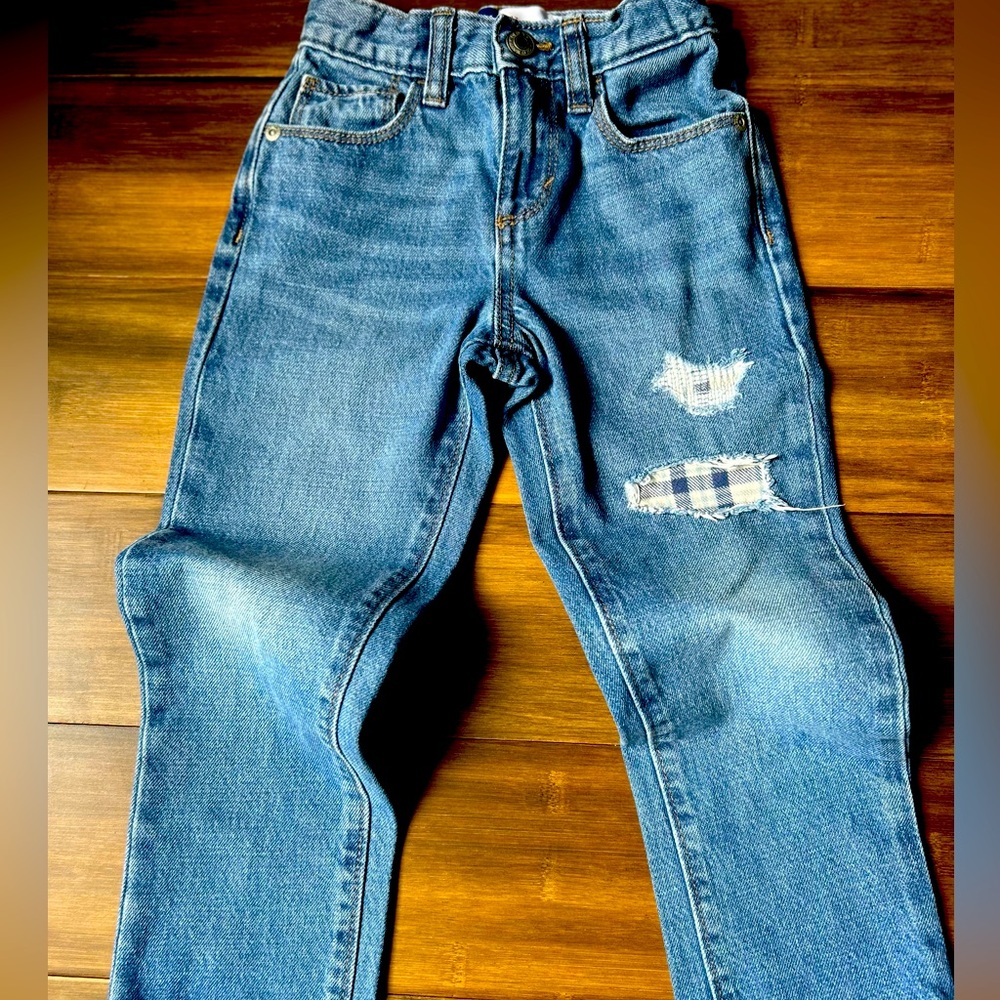 Kids Size 4T Old Navy Loose Fit Jeans with design on left leg!